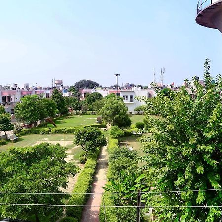 Tuk Tuk Homestay Agra  Esterno foto